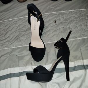 High heels size 9